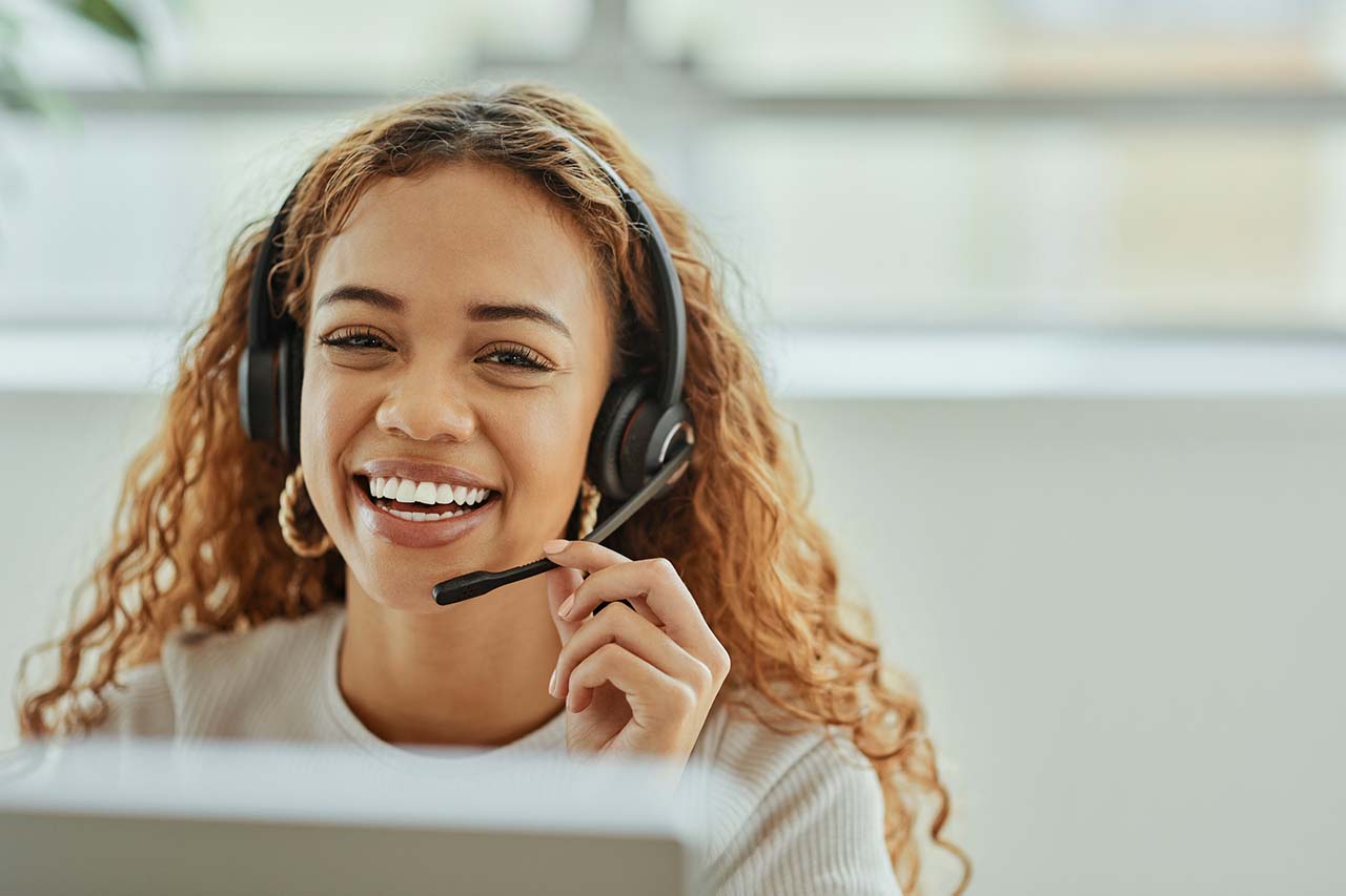Customer service agent with a headset