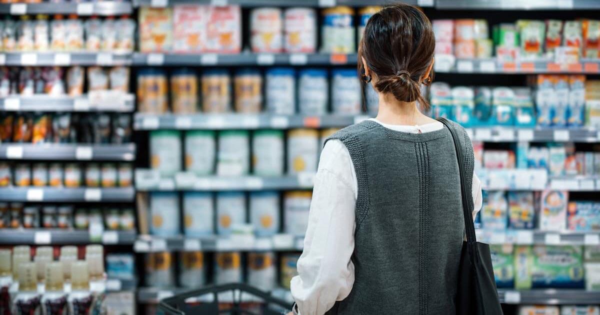 Customer shopping in a convenience store