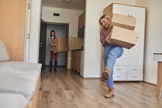 Students moving into a new flat